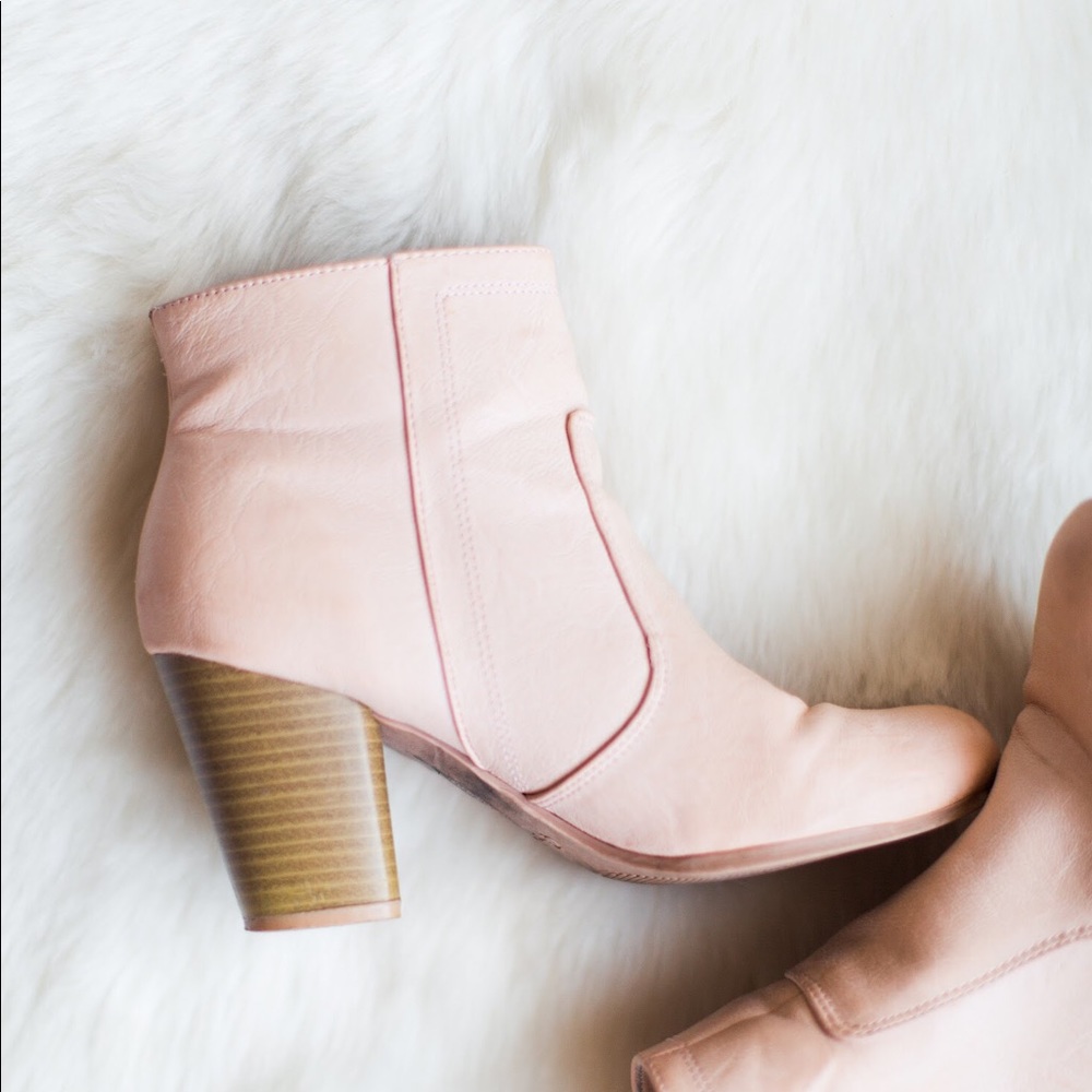 ✨Offers Welcome! “Make Me Blush” Boots Size 7.5
